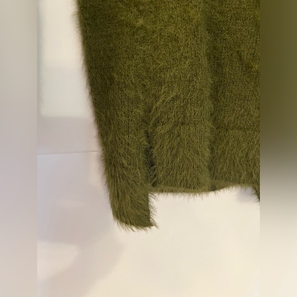 Ladies Fuzzy Sweater - Picture 3 of 4